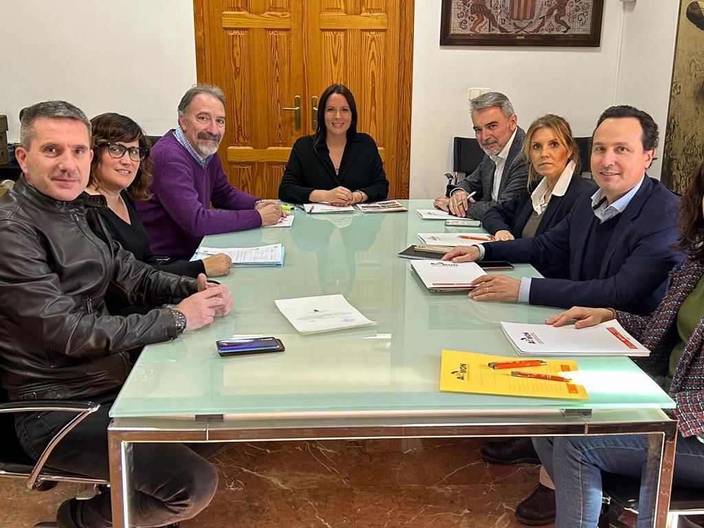 AEMON se reúne con el Ayuntamiento de Moncada para establecer las prioridades de sus tres parques empresariales