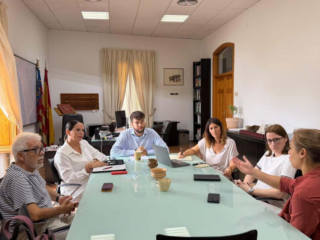 AEMON trasladó al Ayuntamiento de Moncada las principales necesidades de las áreas industriales Moncada 1, Moncada 2 y Moncada 3, abordando mejoras en mantenimiento, seguridad, señalización y planes de emergencia, así como los avances para la constitución de la EGM de Moncada 1.